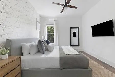ナッシュビル The Maple House - Huge Backyard & Mins To Broadwayヴィラ 0*,