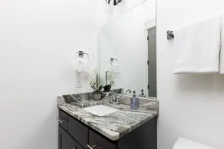 Villa The Maple House - Huge Backyard & Mins To Broadway Nashville 0*,  Stati Uniti