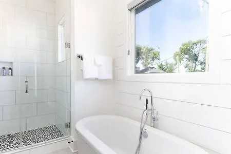 Casa vacanze Villa The Maple House - Huge Backyard & Mins To Broadway Nashville Stati Uniti