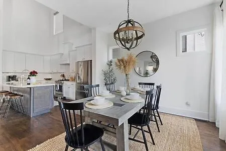 Villa The Maple House - Huge Backyard & Mins To Broadway Nashville
