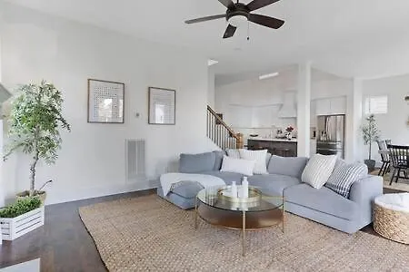 Casa vacanze Villa The Maple House - Huge Backyard & Mins To Broadway Nashville Stati Uniti